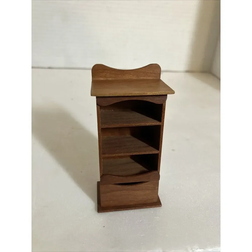 Dollhouse small bookcase‎ by artisan Gray Larsen 1:12 scale